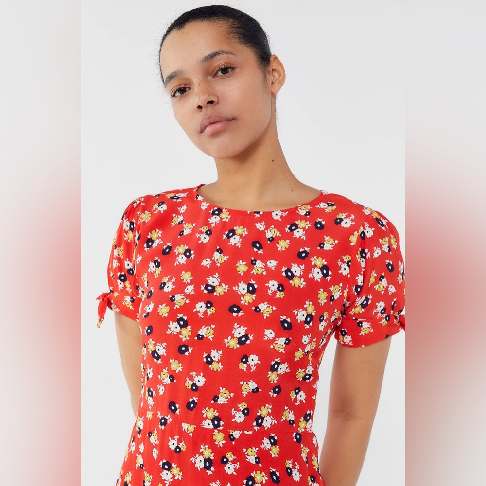 Faithfull The Brand Daphne Floral Short Sleeve Mini Dress - Picture 7 of 16